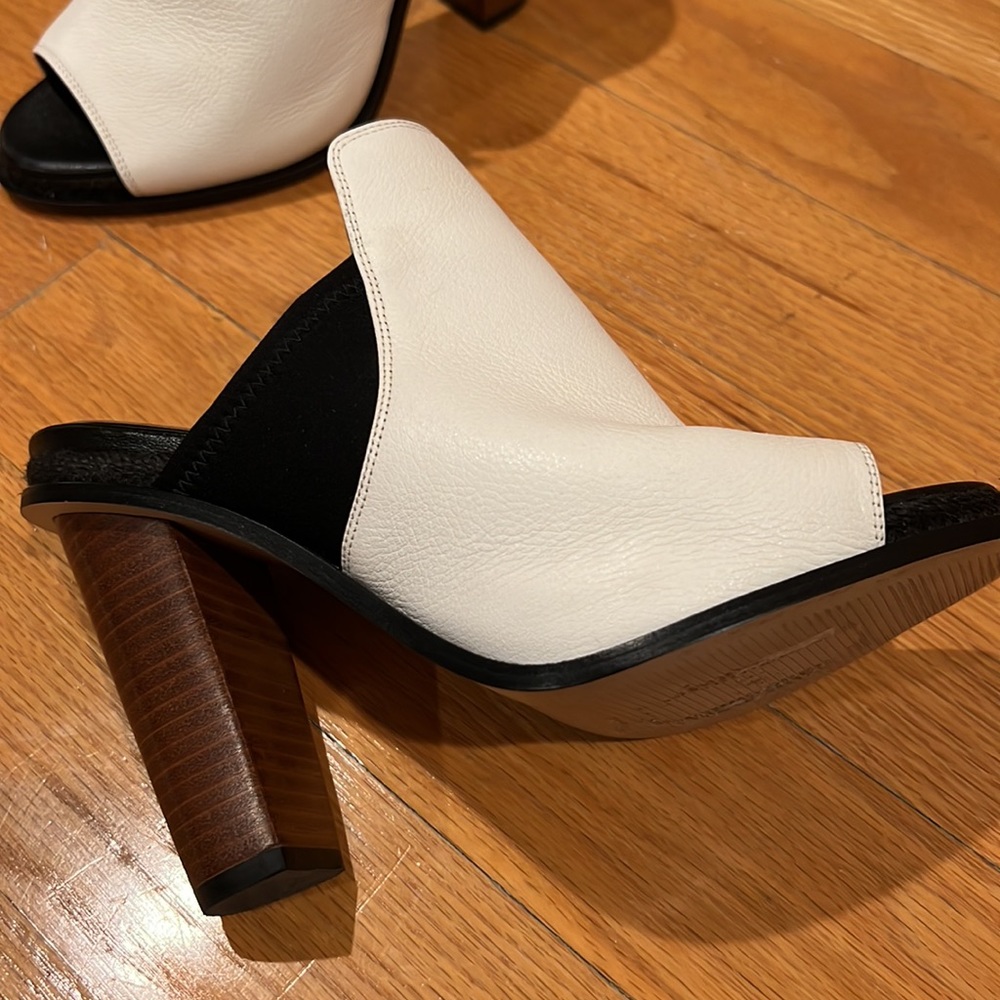 Sandals - Picture 7 of 11